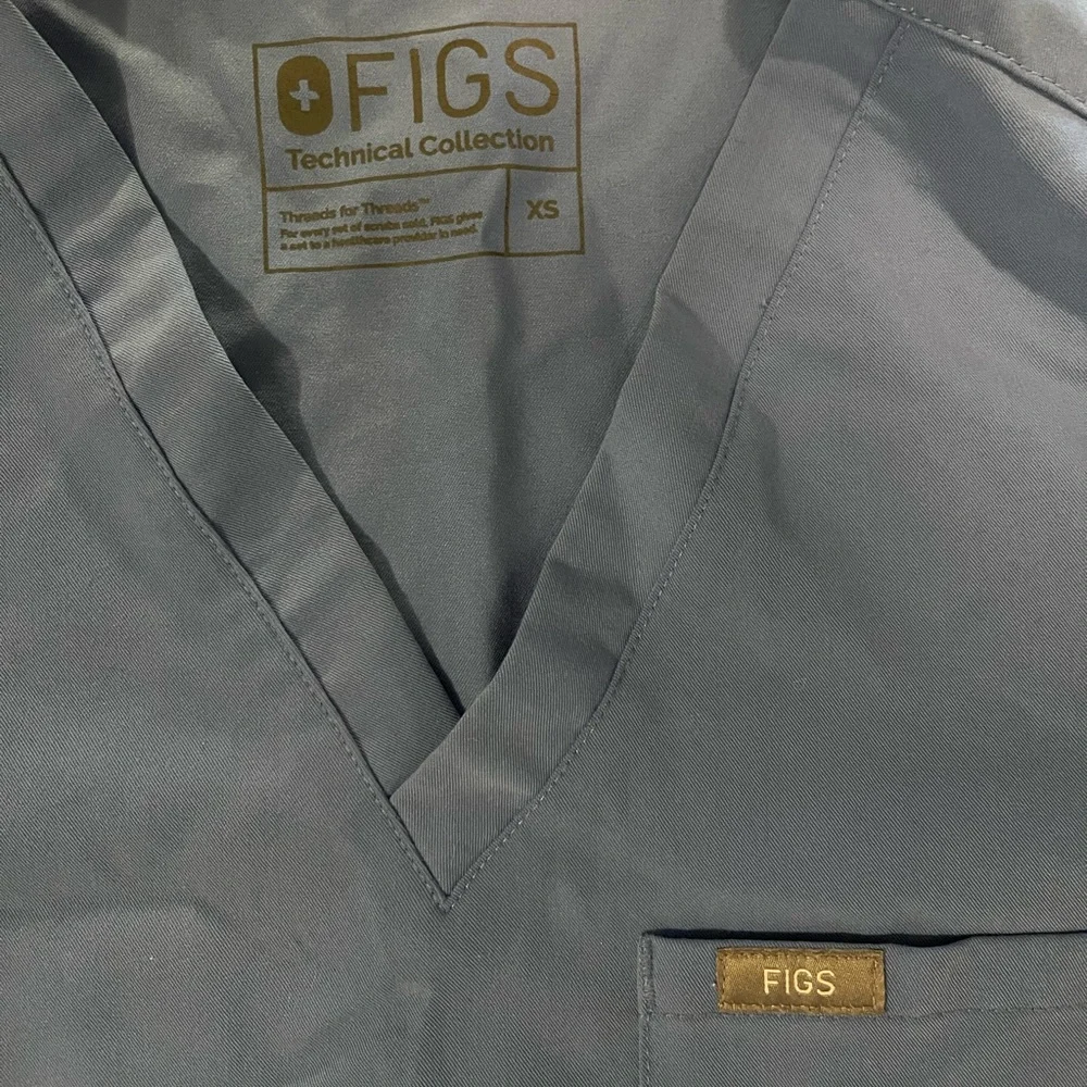 Figs Ceil blue one pocket top - Picture 3 of 3